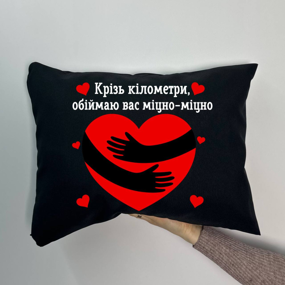 Подушка с принтом габардиновая Сквозь километры, черная 35х45 (1786) Подушка с принтом габардиновая Сквозь километры, черная 35х45 (1786)