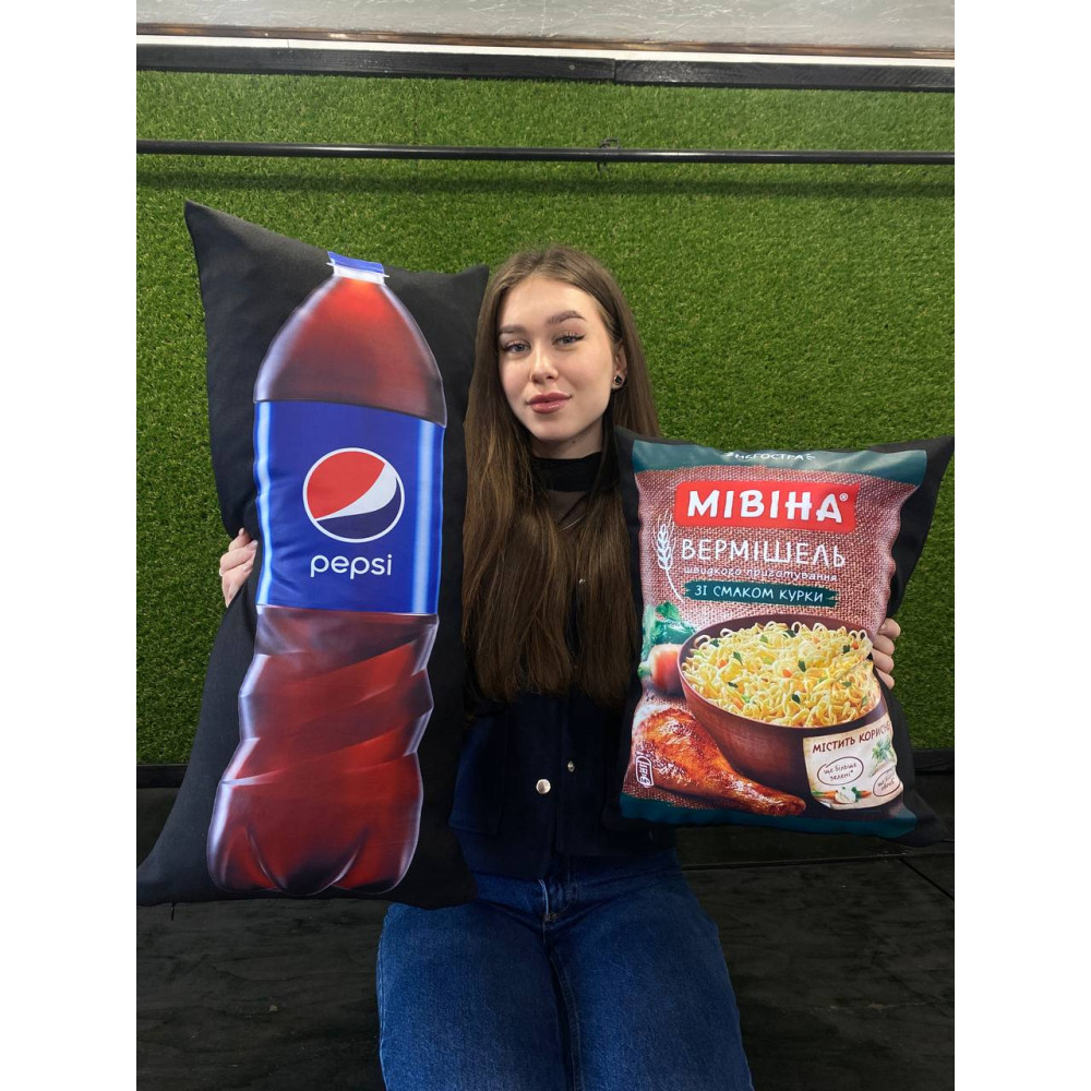 Подушка с принтом габардиновая Пепси и Мивина, черные, 35х75 и 35х45 (101)