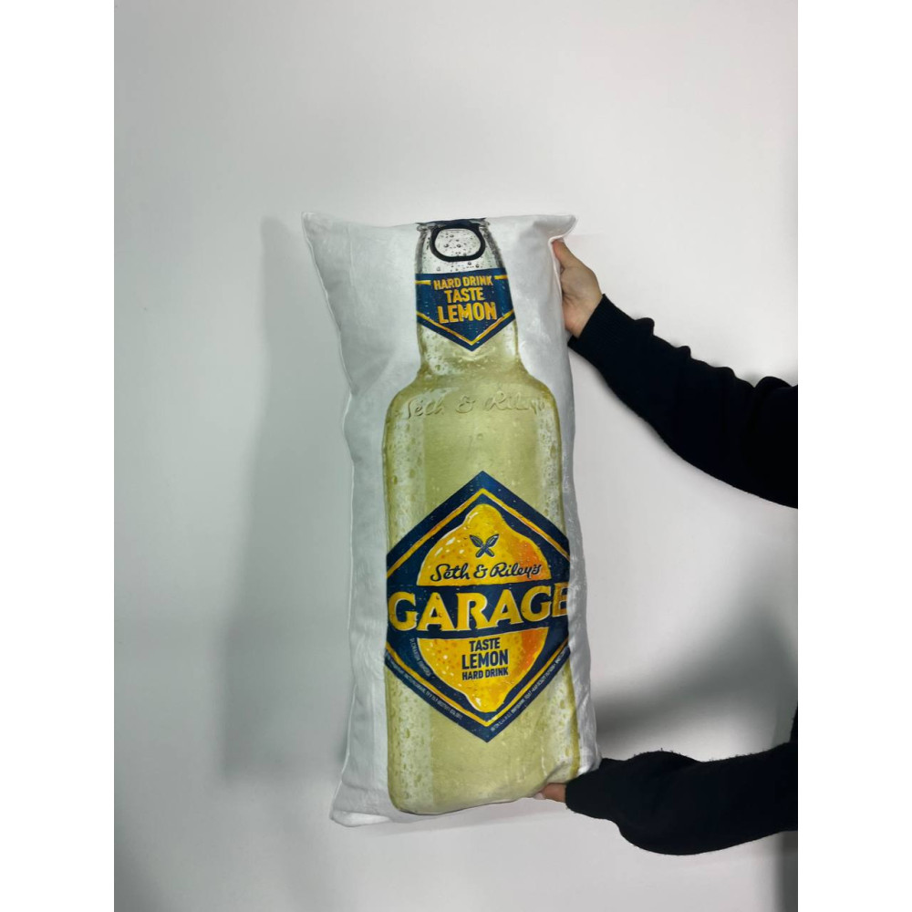 Подушка с принтом плюшевая Garage, белая 35х75 (2098)