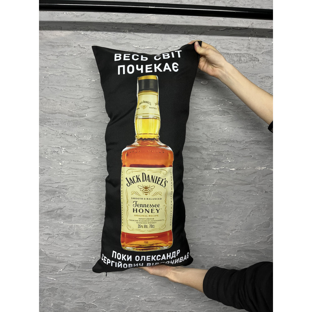 Подушка з принтом габардинова Jack Daniels для Олександра, чорна 35х75 (2567) Подушка з принтом габардинова Jack Daniels для Олександра, чорна 35х75 (2567)