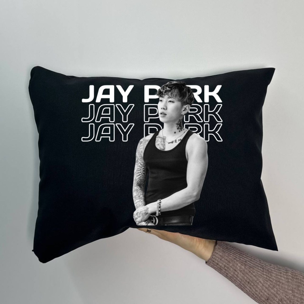 Подушка с принтом габардиновая Jay Park, черная 35х45 (893)